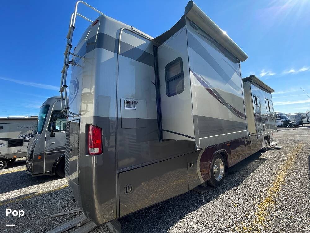 Call now about this 2008 Holiday Rambler Neptune 37PDQ! 2008 Holiday Rambler Neptune 37PDQ - Used Diesel Pusher For Sale by Pop RVs in Sterling Heights, Michigan features Generator, Slideout, Leveling Jacks, Awning, Air Conditioning