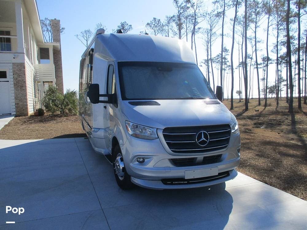 Call now about this 2020 Airstream Atlas Murphy Suite! 2020 Airstream Atlas Murphy Suite - Used Class B+ For Sale by Pop RVs in Oriental, North Carolina features Slideout, Awning, Generator, Air Conditioning