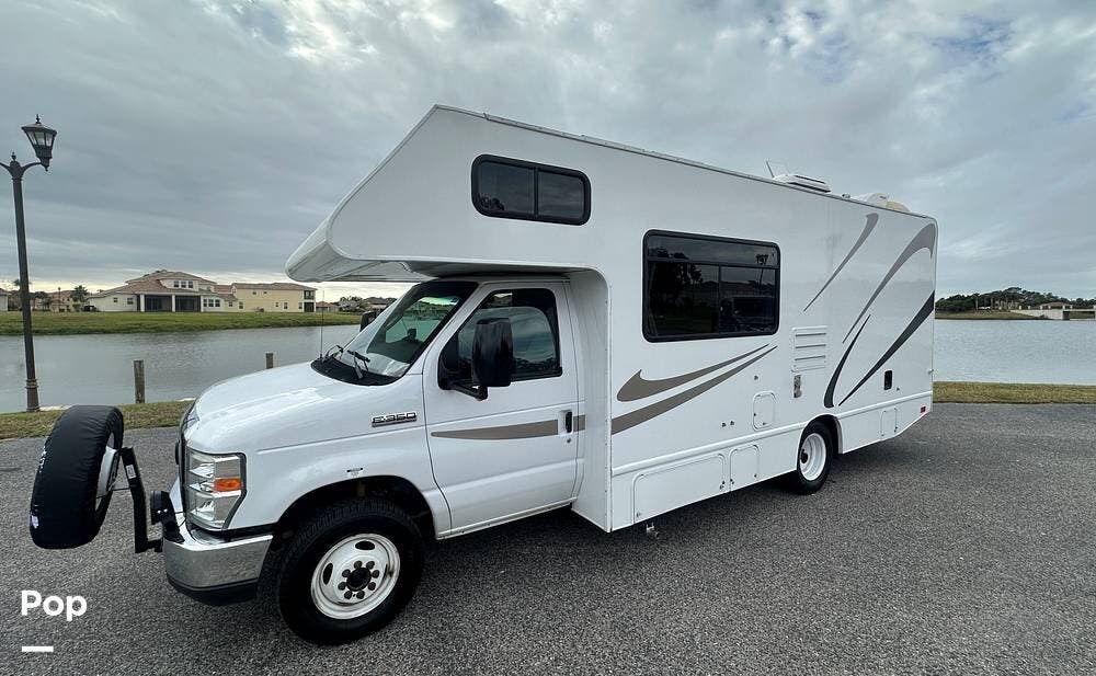 Contact us now about this 2018 Thor Motor Coach Majestic 23A! 2018 Majestic 23A by Thor Motor Coach from Pop RVs in Kissimmee, Florida