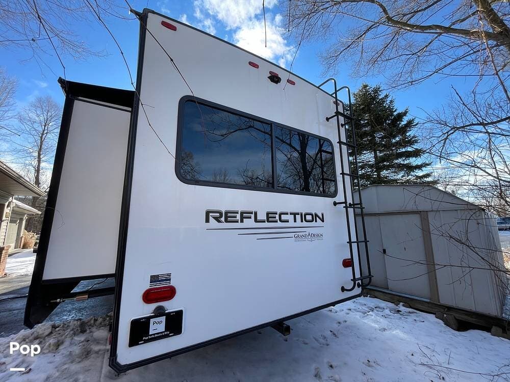 Contact us now about this 2022 Grand Design Reflection 315RLTS! 2022 Reflection 315RLTS by Grand Design from Pop RVs in Commerce Twp, Michigan