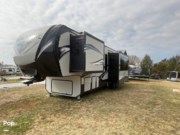 Contact us now about this 2019 Keystone Avalanche 385BG! 2019 Avalanche 385BG by Keystone from Pop RVs in Enoree, South Carolina