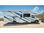 Call now about this 2021 Thor Motor Coach Freedom Elite 27FE! 2021 Thor Motor Coach Freedom Elite 27FE - Used Class C For Sale by Pop RVs in Chilton, Wisconsin features Awning, Air Conditioning, Leveling Jacks, Generator, Slideout