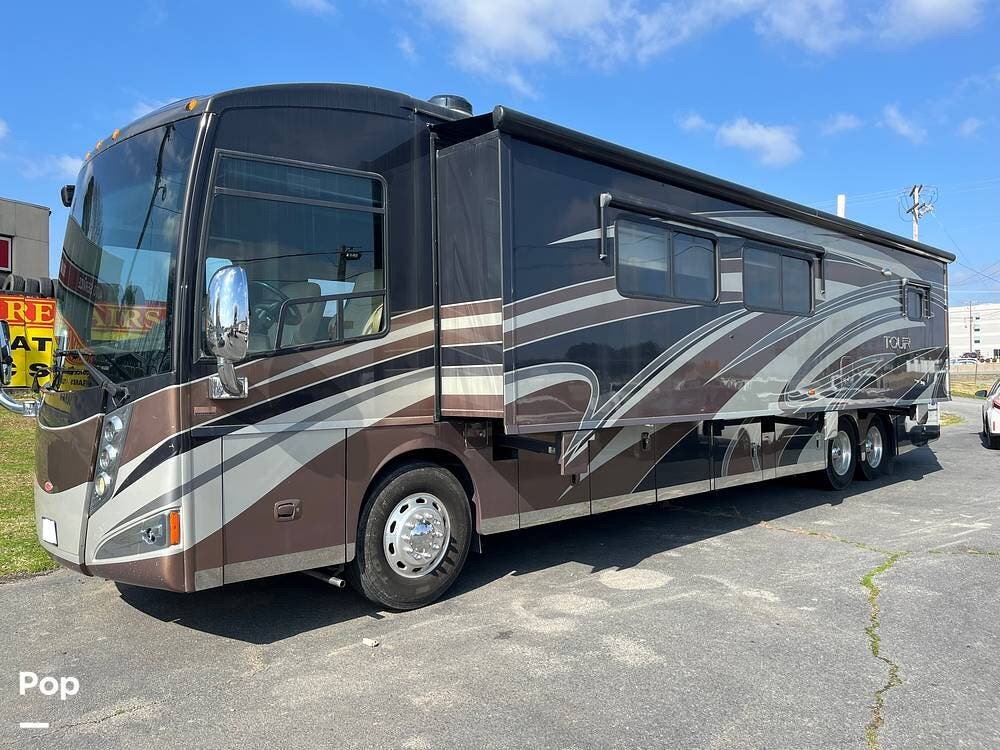 Contact us now about this 2012 Winnebago Tour 42QD! 2012 Tour 42QD by Winnebago from Pop RVs in Bryant, Arkansas