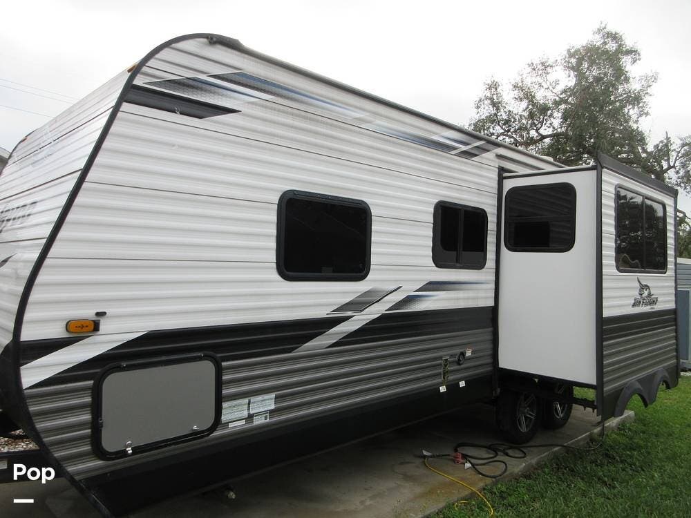 Call now about this 2022 Jayco Jay Flight 24RBS! 2022 Jayco Jay Flight 24RBS - Used Travel Trailer For Sale by Pop RVs in Tampa, Florida features Awning, Air Conditioning, Leveling Jacks, Slideout