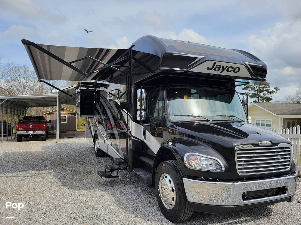 Call now about this 2022 Jayco Seneca 37K! 2022 Jayco Seneca 37K - Used Super C For Sale by Pop RVs in Prentiss, Mississippi features Generator, Air Conditioning, Awning, Slideout, Leveling Jacks