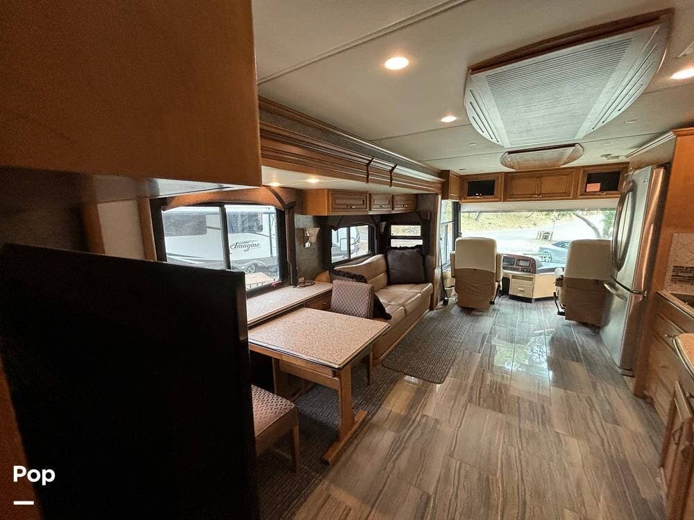 Call now about this 2014 Newmar Ventana 3433! 2014 Newmar Ventana 3433 - Used Diesel Pusher For Sale by Pop RVs in Escondido, California features Air Conditioning, Leveling Jacks, Awning, Generator, Slideout
