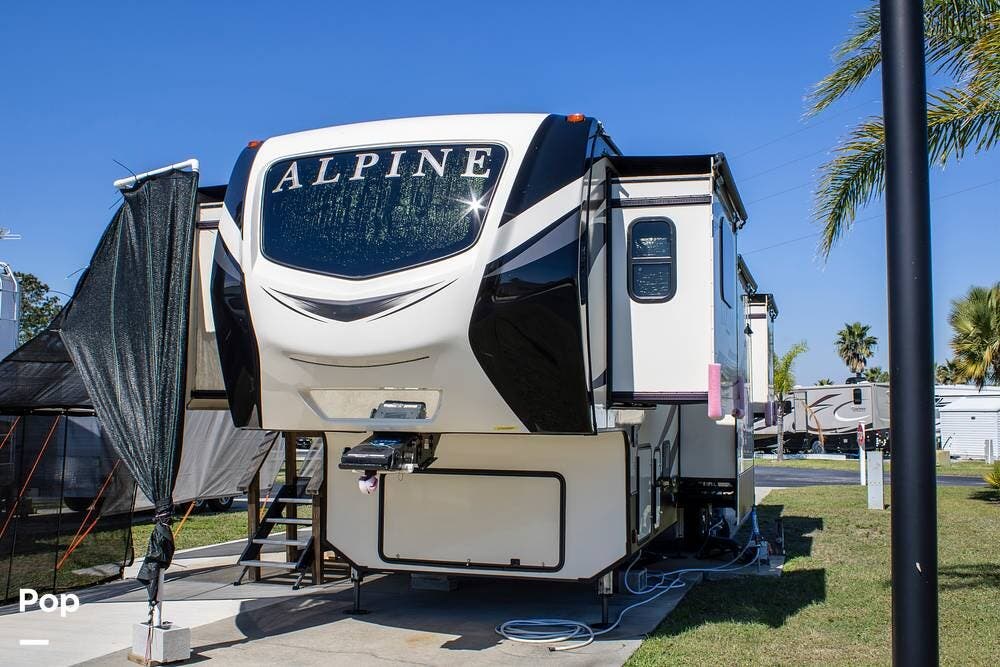 Contact us now about this 2020 Keystone Alpine 3701FL! 2020 Alpine 3701FL by Keystone from Pop RVs in Frostproof, Florida