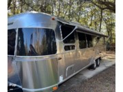 Call now about this 2020 Airstream Flying Cloud 30RB Queen! 2020 Airstream Flying Cloud 30RB Queen - Used Travel Trailer For Sale by Pop RVs in Navarre, Florida features Air Conditioning, Awning, Leveling Jacks