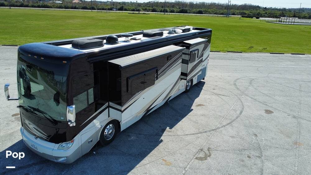 Call now about this 2015 Tiffin Allegro Bus 40SP! 2015 Tiffin Allegro Bus 40SP - Used Diesel Pusher For Sale by Pop RVs in San Leon, Texas features Leveling Jacks, Generator, Air Conditioning, Slideout