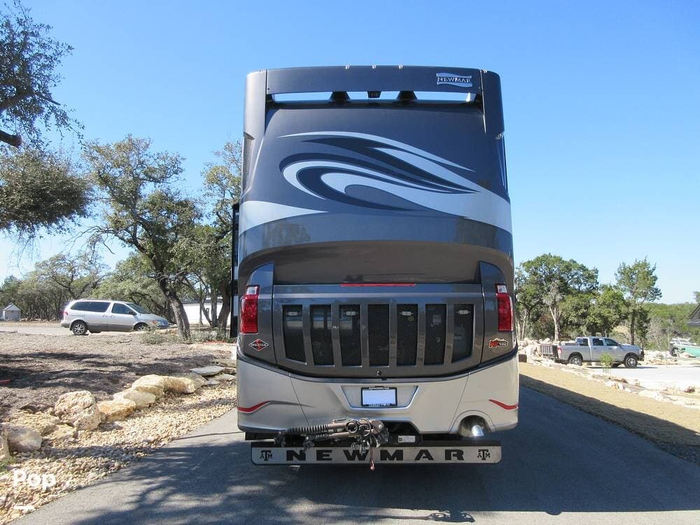 Used 2018 Newmar Dutch Star 4369 available in Wimberley, Texas