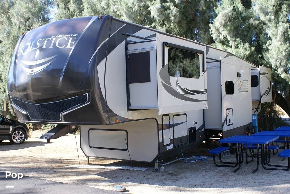 Contact us now about this 2017 Starcraft Solstice 376FL5! 2017 Solstice 376FL5 by Starcraft from Pop RVs in Desert Hot Springs, California