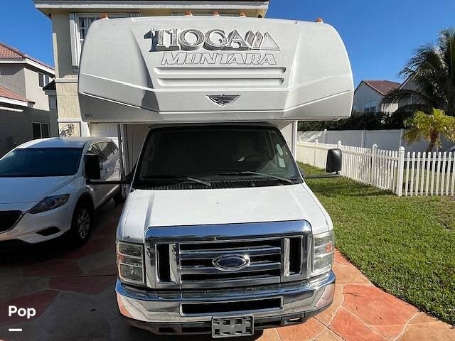 Call now about this 2014 Fleetwood Tioga Montara 25K! 2014 Fleetwood Tioga Montara 25K - Used Class C For Sale by Pop RVs in Boynton Beach, Florida features Air Conditioning, Slideout, Awning, Generator
