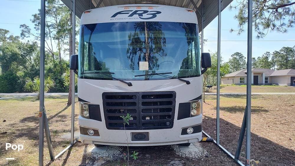 Call now about this 2014 Forest River FR3 30DS! 2014 Forest River FR3 30DS - Used Class A For Sale by Pop RVs in Lehigh Acres, Florida features Leveling Jacks, Air Conditioning, Generator, Awning, Slideout