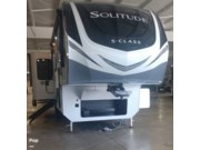 Call now about this 2021 Grand Design Solitude 2930RL! 2021 Grand Design Solitude 2930RL - Used Fifth Wheel For Sale by Pop RVs in Sebring, Florida features Air Conditioning, Awning, Leveling Jacks, Slideout