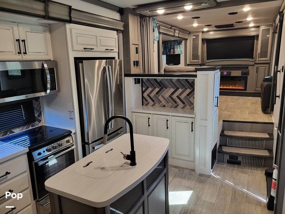 Used 2022 Keystone Montana 3761FL available in Pearcy, Arkansas