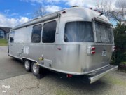 Call now about this 2019 Airstream Flying Cloud 25FB Twin! 2019 Airstream Flying Cloud 25FB Twin - Used Travel Trailer For Sale by Pop RVs in Lake Stevens, Washington features Air Conditioning, Leveling Jacks, Awning