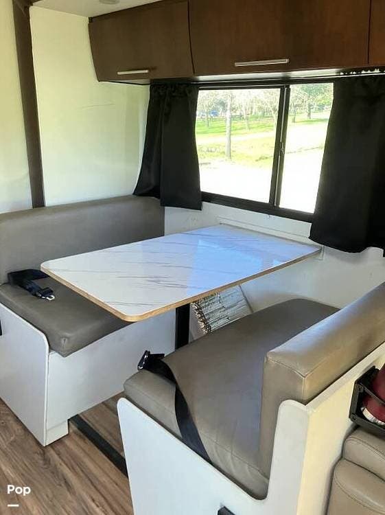 Call now about this 2009 Coachmen Prism 230! 2009 Coachmen Prism 230 - Used Class C For Sale by Pop RVs in Santa Rosa, California features Slideout, Air Conditioning, Awning, Generator