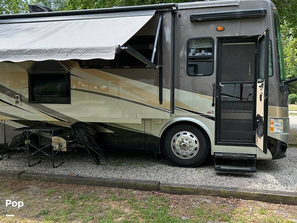 Call now about this 2014 Tiffin Allegro Red 33AA! 2014 Tiffin Allegro Red 33AA - Used Diesel Pusher For Sale by Pop RVs in Sanford, North Carolina features Air Conditioning, Slideout, Leveling Jacks, Generator, Awning