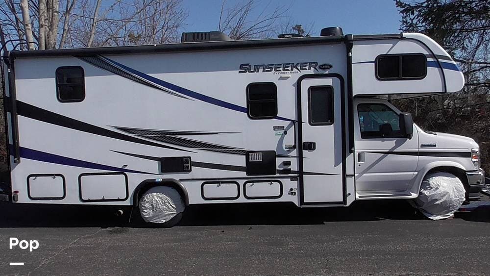 Call now about this 2021 Forest River Sunseeker 2440DS! 2021 Forest River Sunseeker 2440DS - Used Class C For Sale by Pop RVs in Manahawkin, New Jersey features Air Conditioning, Slideout, Leveling Jacks, Awning, Generator