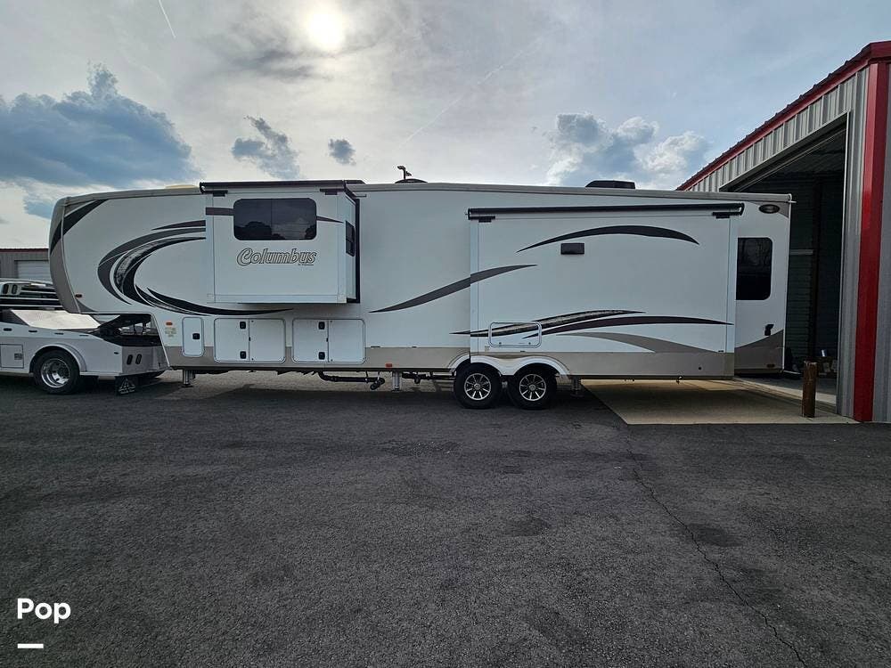 Call now about this 2018 Forest River Columbus 383FB! 2018 Forest River Columbus 383FB - Used Fifth Wheel For Sale by Pop RVs in Hot Springs, Arkansas features Air Conditioning, Leveling Jacks, Slideout, Awning