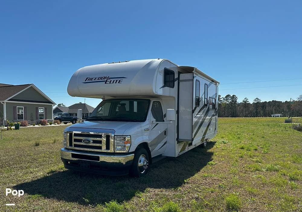 Used 2024 Thor Motor Coach Freedom Elite 28HE available in Conway, South Carolina