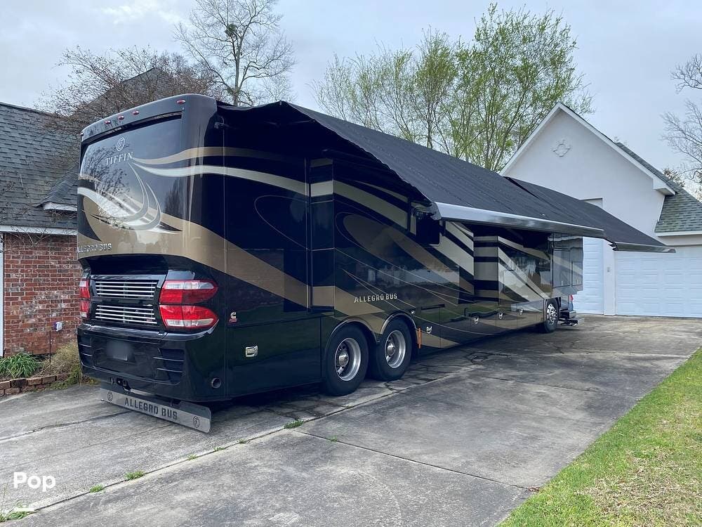 Call now about this 2016 Tiffin Allegro Bus 45 OP! 2016 Tiffin Allegro Bus 45 OP - Used Diesel Pusher For Sale by Pop RVs in Port Allen, Louisiana features Air Conditioning, Leveling Jacks, Awning, Generator, Slideout