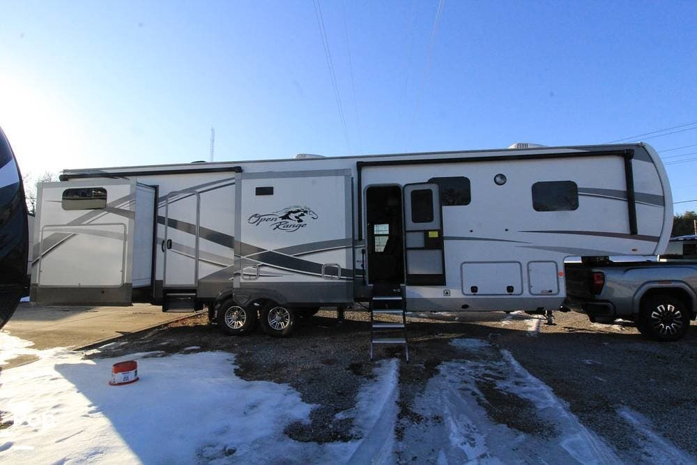 Contact us now about this 2021 Highland Ridge Open Range 427BHS! 2021 Open Range 427BHS by Highland Ridge from Pop RVs in Cincinnati, Ohio