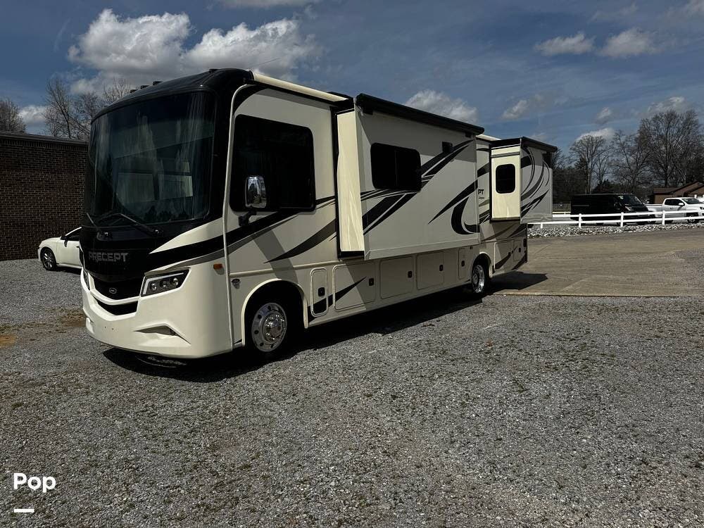 Contact us now about this 2021 Jayco Precept 31UL! 2021 Precept 31UL by Jayco from Pop RVs in Helena, Alabama