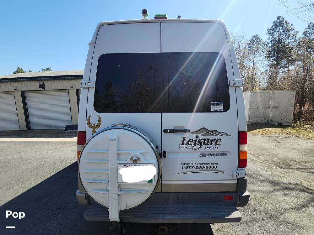Contact us now about this 2007 Leisure Travel Free Spirit 210B! 2007 Free Spirit 210B by Leisure Travel from Pop RVs in Gaston, South Carolina
