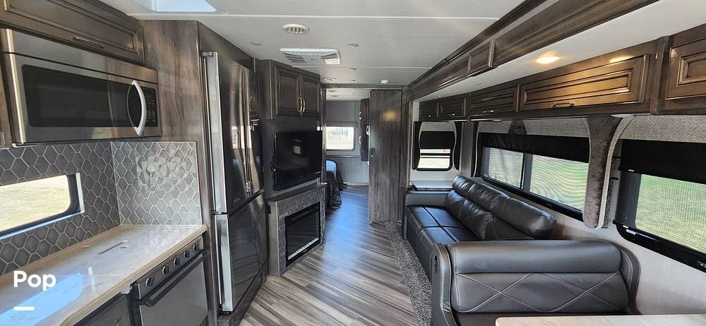 Call now about this 2022 Fleetwood Bounder 33C! 2022 Fleetwood Bounder 33C - Used Class A For Sale by Pop RVs in Haslet, Texas features Air Conditioning, Awning, Leveling Jacks, Slideout, Generator