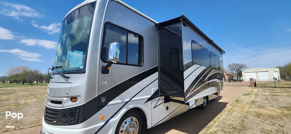 Contact us now about this 2022 Fleetwood Bounder 33C! 2022 Bounder 33C by Fleetwood from Pop RVs in Haslet, Texas