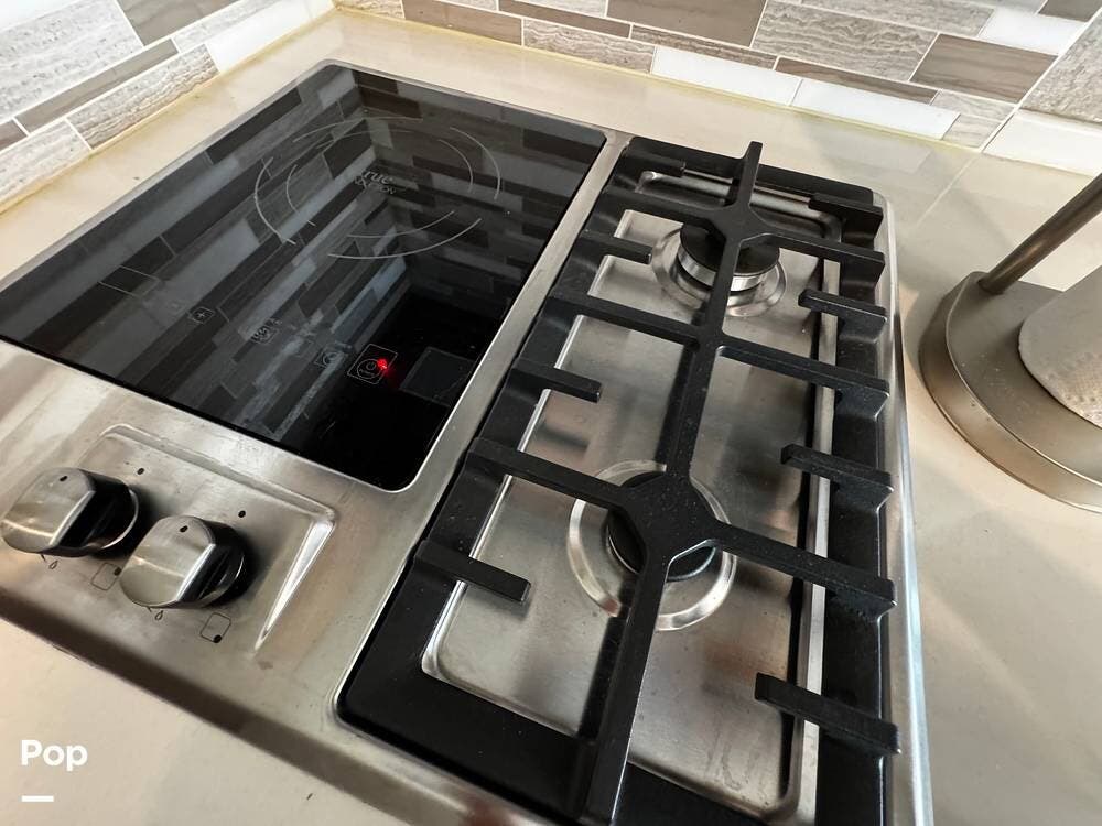 Contact us now about this 2021 Thor Motor Coach Miramar 32.2! 2021 Miramar 32.2 by Thor Motor Coach from Pop RVs in Auburn, Alabama