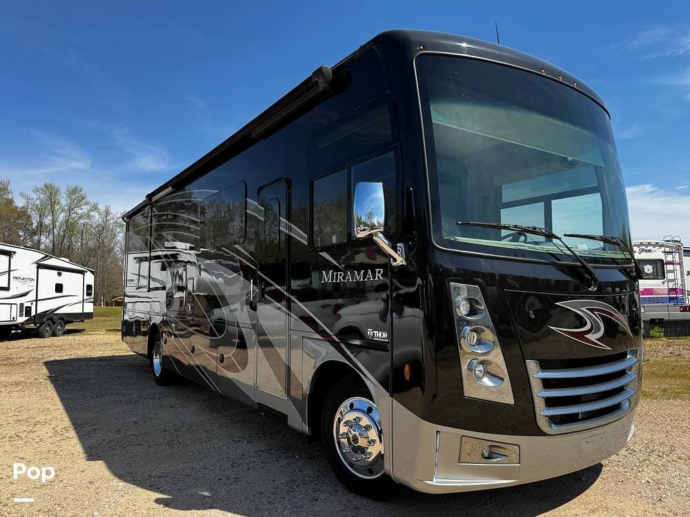 Call now about this 2021 Thor Motor Coach Miramar 32.2! 2021 Thor Motor Coach Miramar 32.2 - Used Class A For Sale by Pop RVs in Auburn, Alabama features Awning, Generator, Air Conditioning, Slideout