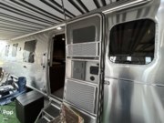 Contact us now about this 2018 Airstream Classic 33FB! 2018 Classic 33FB by Airstream from Pop RVs in Fort Worth, Texas