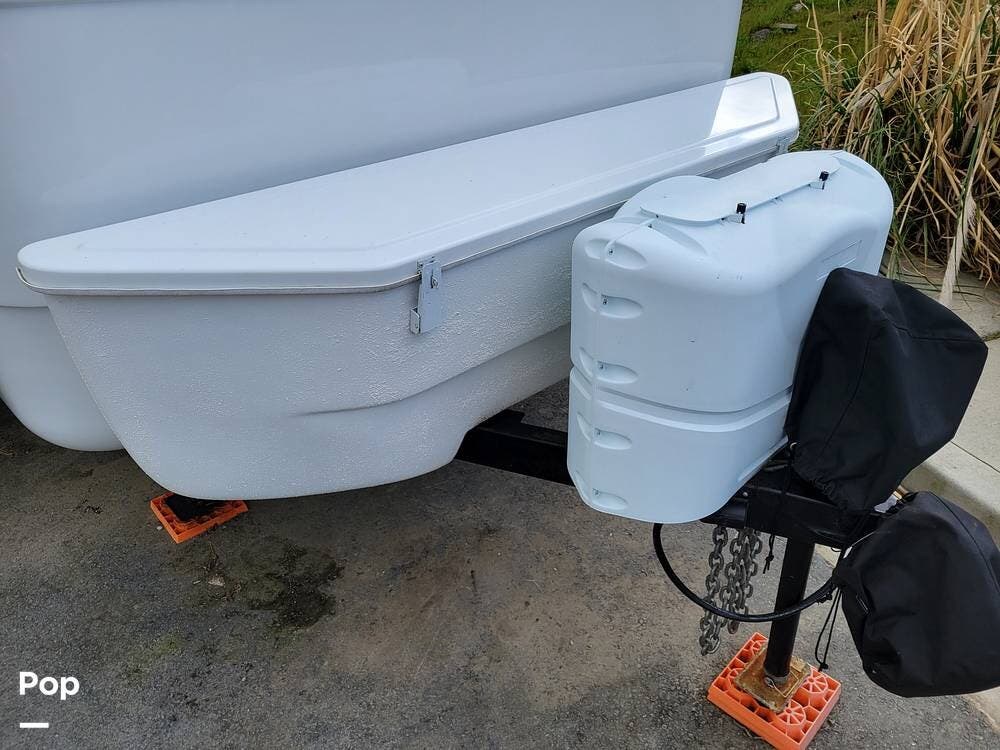 Call now about this 2023 Escape Trailer Industries 21C! 2023 Escape Trailer Industries 21C - Used Travel Trailer For Sale by Pop RVs in Berkeley, California features Leveling Jacks, Awning