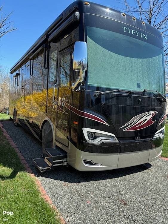 Contact us now about this 2021 Tiffin Allegro Bus 35CP! 2021 Allegro Bus 35CP by Tiffin from Pop RVs in Gilbertsville, Pennsylvania