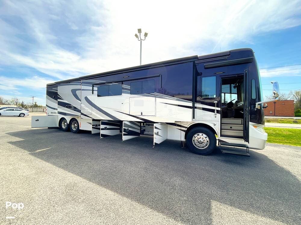 Contact us now about this 2015 Tiffin Allegro Bus 45LP! 2015 Allegro Bus 45LP by Tiffin from Pop RVs in Carbondale, Illinois