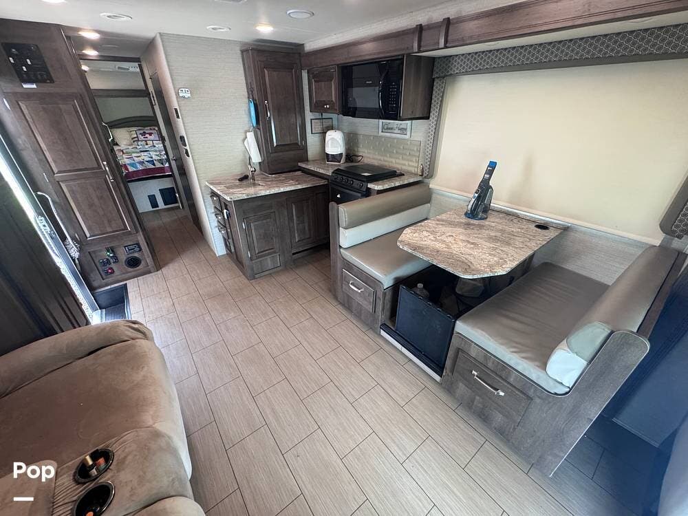 Call now about this 2018 Jayco Greyhawk 29ME! 2018 Jayco Greyhawk 29ME - Used Class C For Sale by Pop RVs in Loreauville, Louisiana features Slideout, Awning, Air Conditioning, Generator, Leveling Jacks