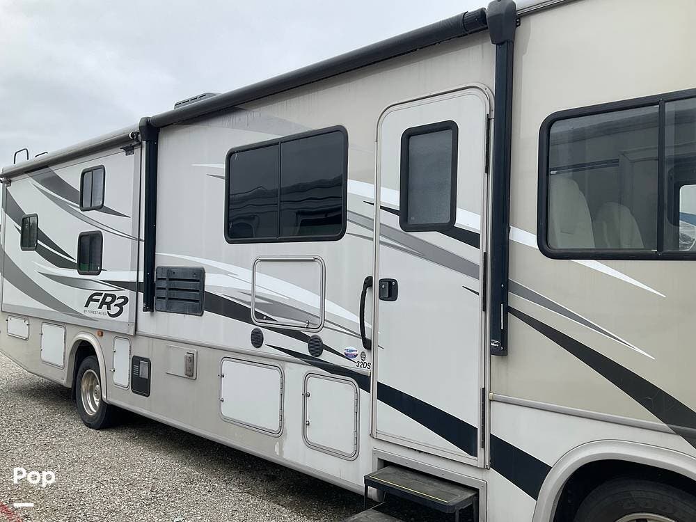 Contact us now about this 2017 Forest River FR3 32DS! 2017 FR3 32DS by Forest River from Pop RVs in Branson, Missouri