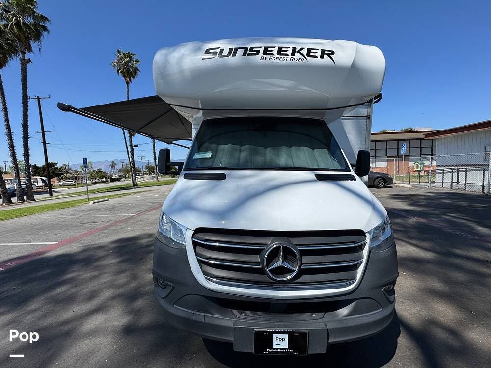 Contact us now about this 2022 Forest River Sunseeker 2400B! 2022 Sunseeker 2400B by Forest River from Pop RVs in La Puente, California