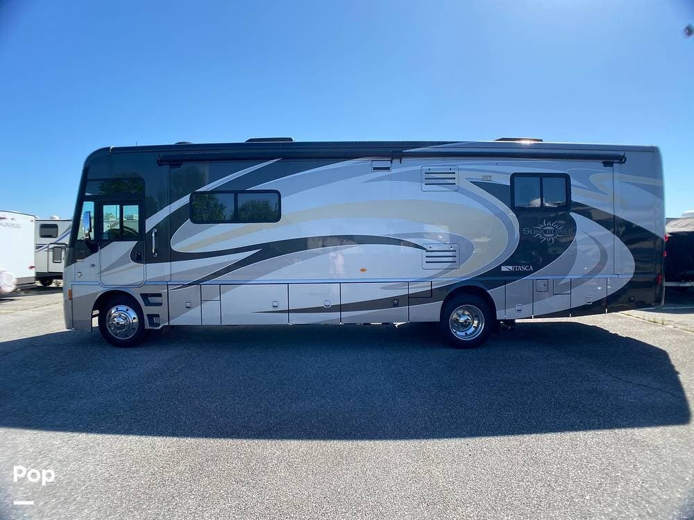 Call now about this 2012 Itasca Suncruiser 35P! 2012 Itasca Suncruiser 35P - Used Class A For Sale by Pop RVs in Fort Benning, Georgia features Slideout, Awning, Leveling Jacks, Air Conditioning, Generator