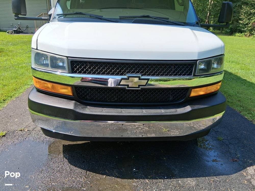 Call now about this 2020 Jayco Redhawk SE 27N! 2020 Jayco Redhawk SE 27N - Used Class C For Sale by Pop RVs in Clayton, Delaware features Generator, Air Conditioning, Awning