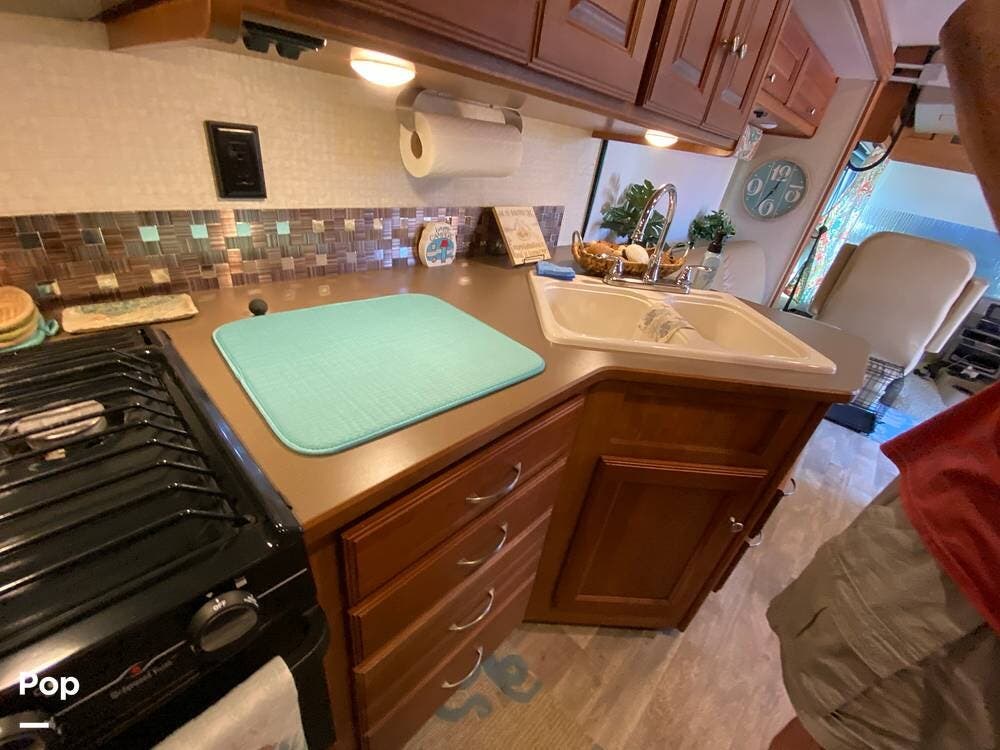 Contact us now about this 2017 Winnebago Sunstar 29VE! 2017 Sunstar 29VE by Winnebago from Pop RVs in Palm City, Florida