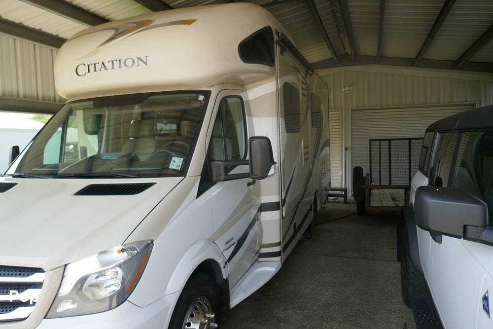 Call now about this 2017 Thor Motor Coach Citation 24SV! 2017 Thor Motor Coach Citation 24SV - Used Class C For Sale by Pop RVs in Brusly, Louisiana features Generator, Air Conditioning, Slideout, Awning