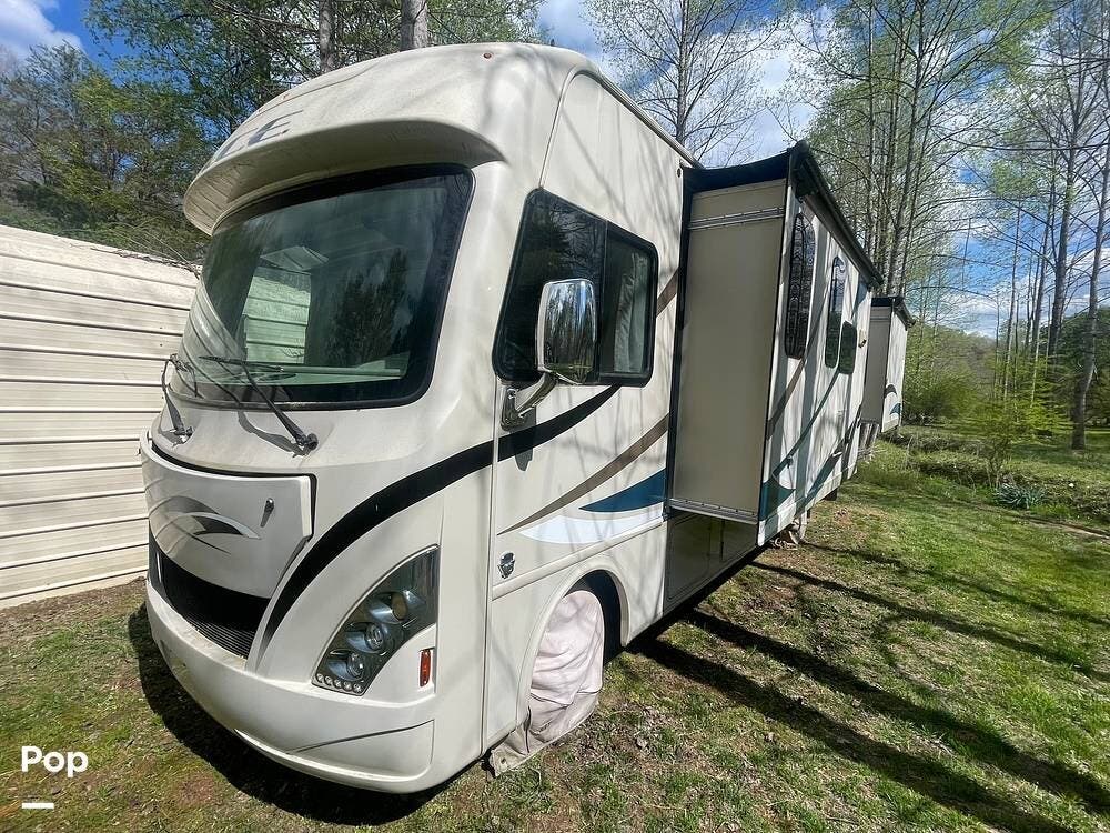 Call now about this 2016 Thor Motor Coach A.C.E. 29.4! 2016 Thor Motor Coach A.C.E. 29.4 - Used Class A For Sale by Pop RVs in Rutherfordton, North Carolina features Awning, Slideout, Leveling Jacks, Generator, Air Conditioning