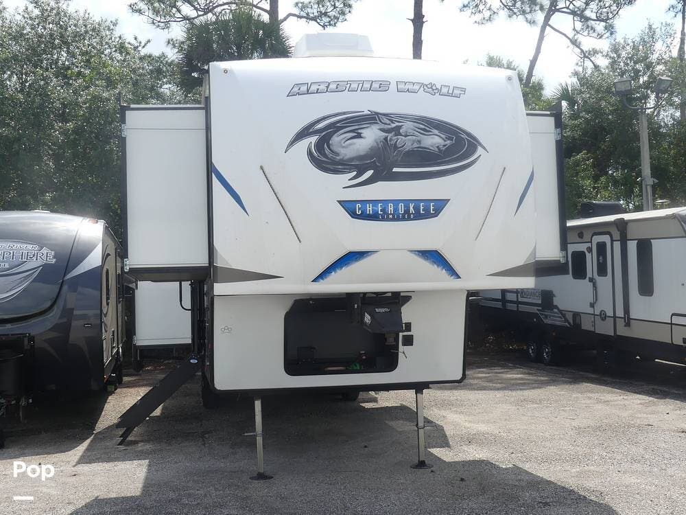 Contact us now about this 2023 Cherokee Arctic Wolf 3910SUITE! 2023 Arctic Wolf 3910SUITE by Cherokee from Pop RVs in Melbourne, Florida