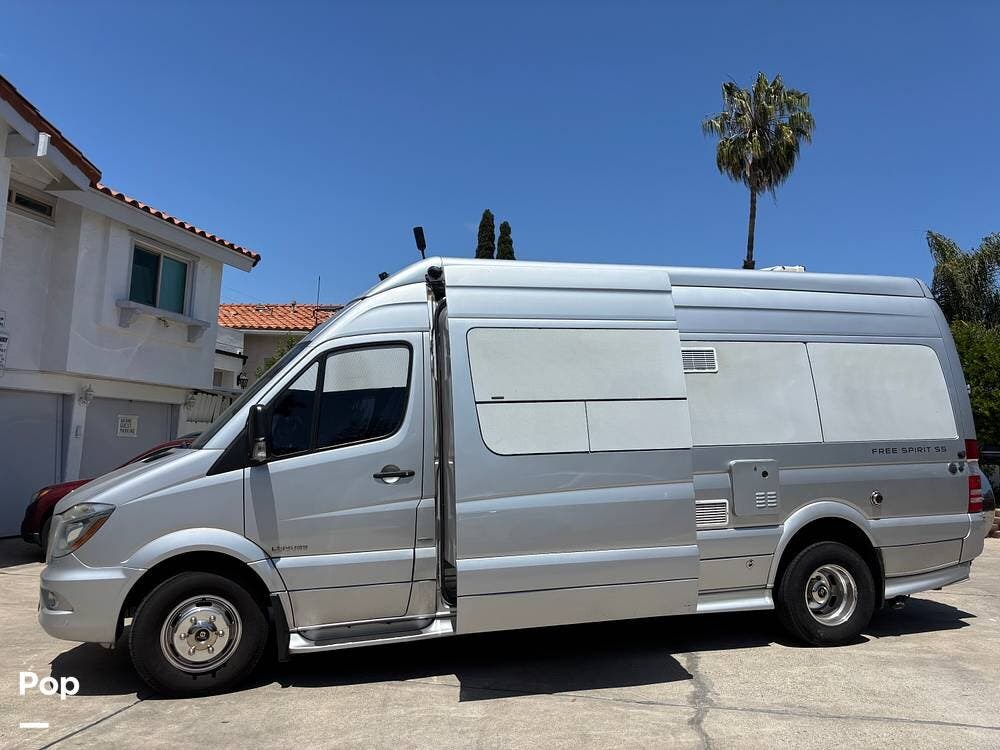 Contact us now about this 2015 Leisure Travel Free Spirit 22SS! 2015 Free Spirit 22SS by Leisure Travel from Pop RVs in San Diego, California
