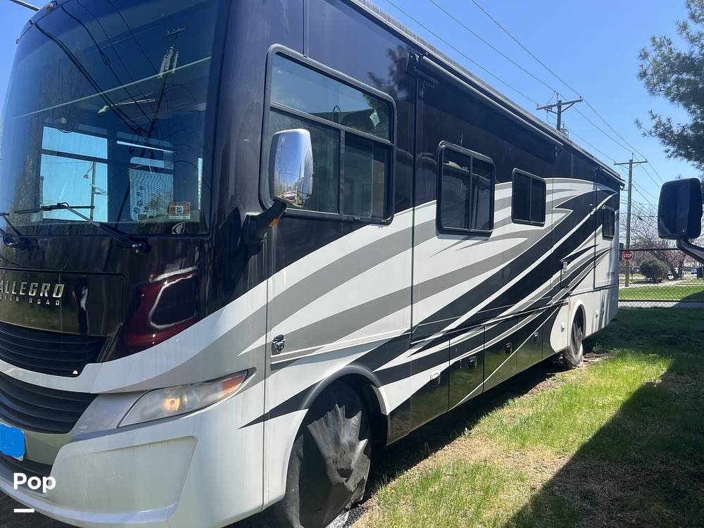 Call now about this 2017 Tiffin Allegro Open Road 35QBA! 2017 Tiffin Allegro Open Road 35QBA - Used Class A For Sale by Pop RVs in Teterboro, New Jersey features Slideout, Awning, Air Conditioning, Leveling Jacks, Generator