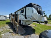 Call now about this 2022 Prime Time Crusader 335RLP! 2022 Prime Time Crusader 335RLP - Used Fifth Wheel For Sale by Pop RVs in Houma, Louisiana features Air Conditioning, Leveling Jacks, Slideout, Awning