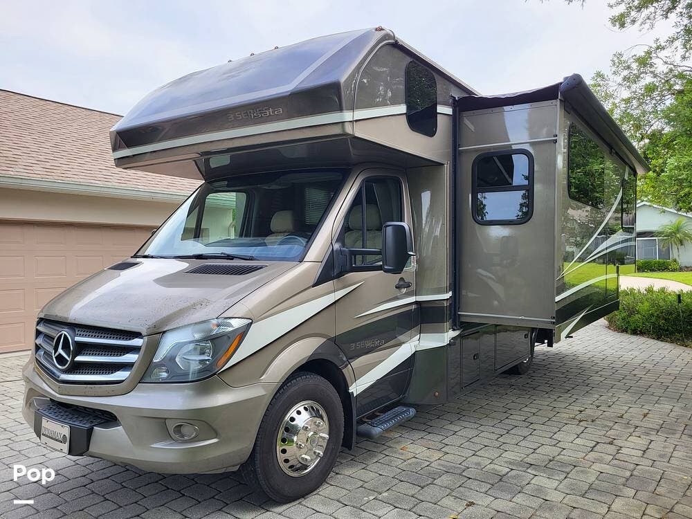Used 2018 Dynamax Corp Isata 24FW available in New Smyrna Beach, Florida